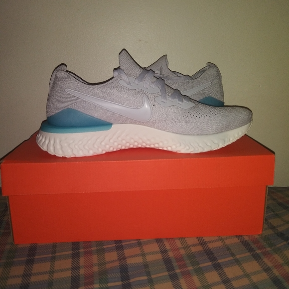 NEW Nike Epic React Flyknit 2 "Vast Grey" - Picture 3 of 5